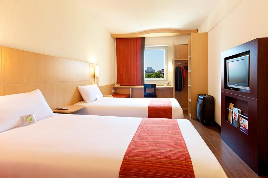 Ibis Chuzhou 1912 Hotel Екстериор снимка