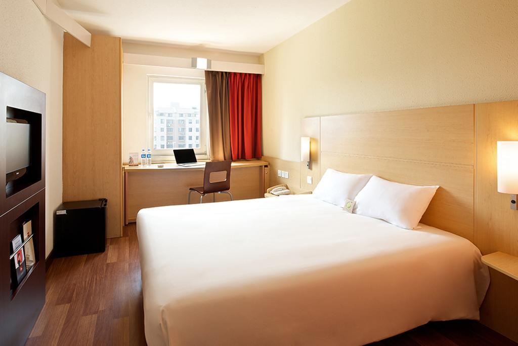 Ibis Chuzhou 1912 Hotel Екстериор снимка