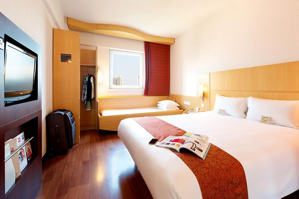 Ibis Chuzhou 1912 Hotel Екстериор снимка