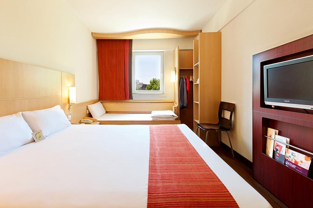Ibis Chuzhou 1912 Hotel Екстериор снимка