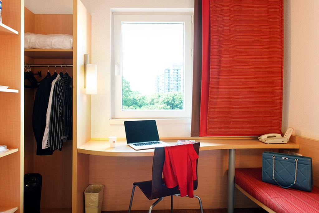 Ibis Chuzhou 1912 Hotel Екстериор снимка